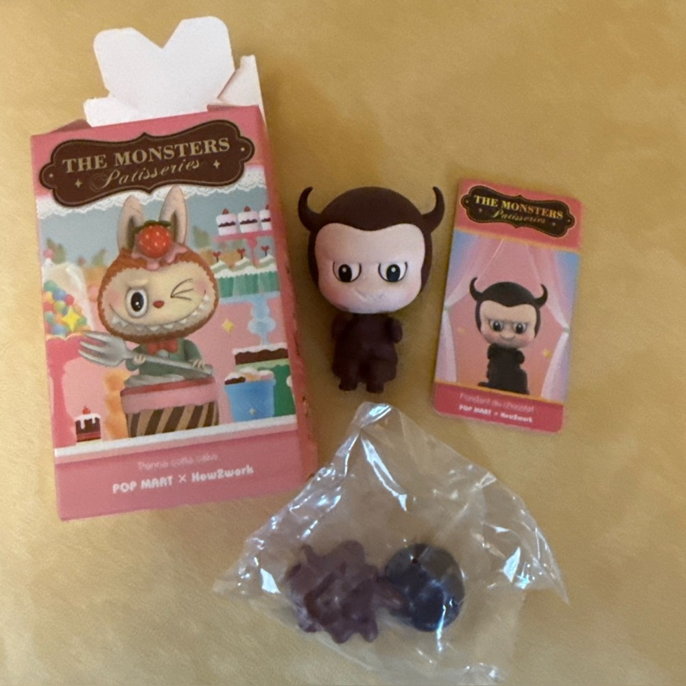 The Monsters Patisseries Fondant Au Chocolat Figure